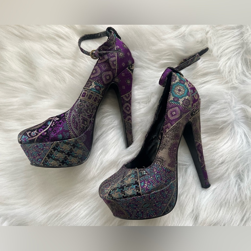 ALDO Limited Edition Spaziano Platform Heels
